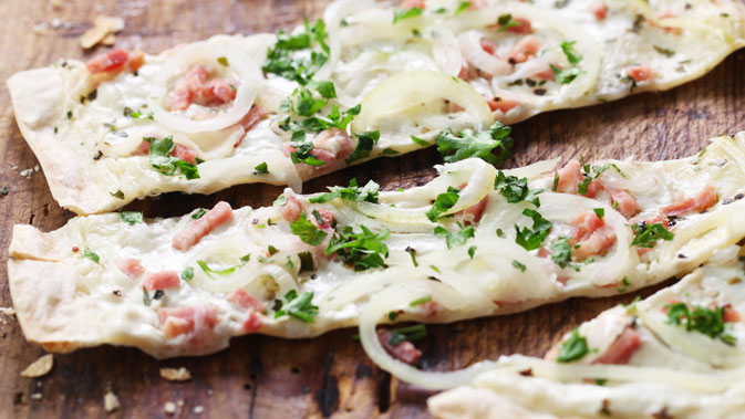 Tarte flambée – the crispy delicacy from Alsace